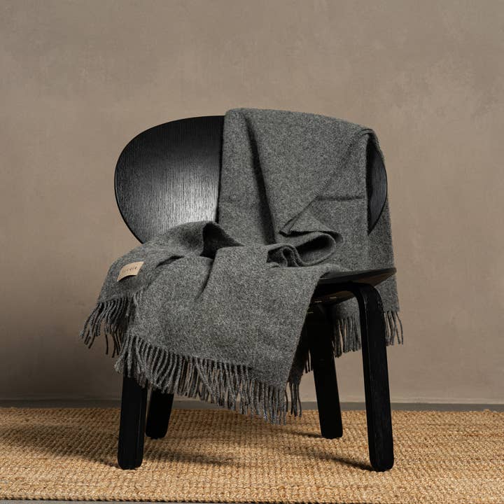 menique - Wholesale Throw Blanket - Pure Wool Blanket Milan