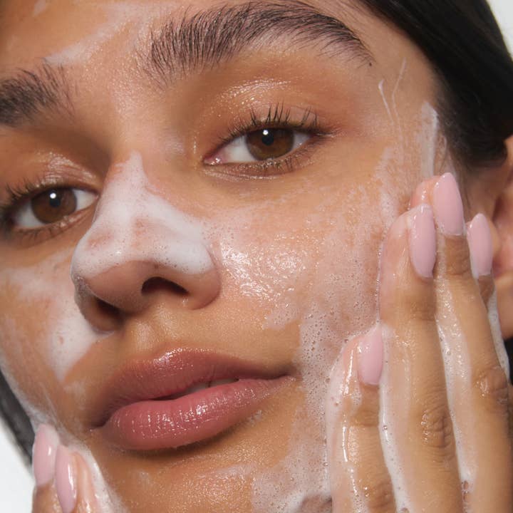 good light - Wholesale Facial Cleanser - cosmic dew water cleanser — gel-to-foam cleanser2