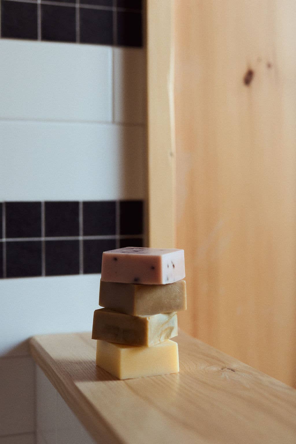 Milkweed and Moth - Wholesale Bar Soap - Honey Coconut Oat4