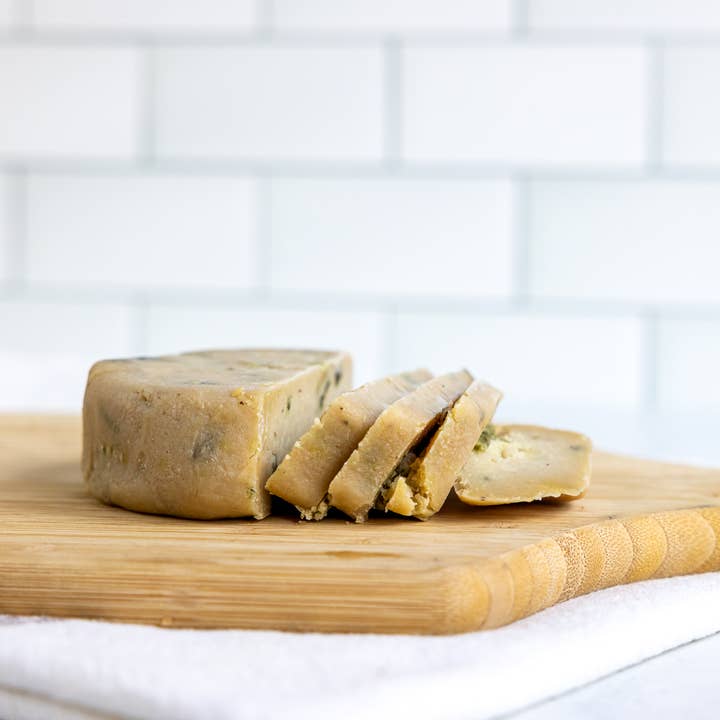 Harris and Ruddock - Wholesale Cheese - Pepper Jack Aged Cheese - 6.2 oz1