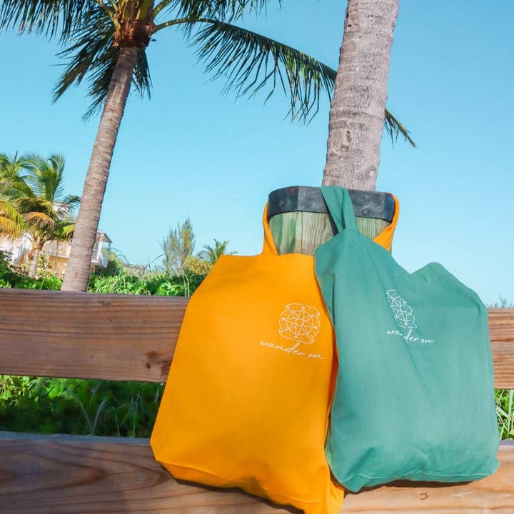 Sac fourre-tout Wander On pour la vente par Wandering Waves Surf Co.