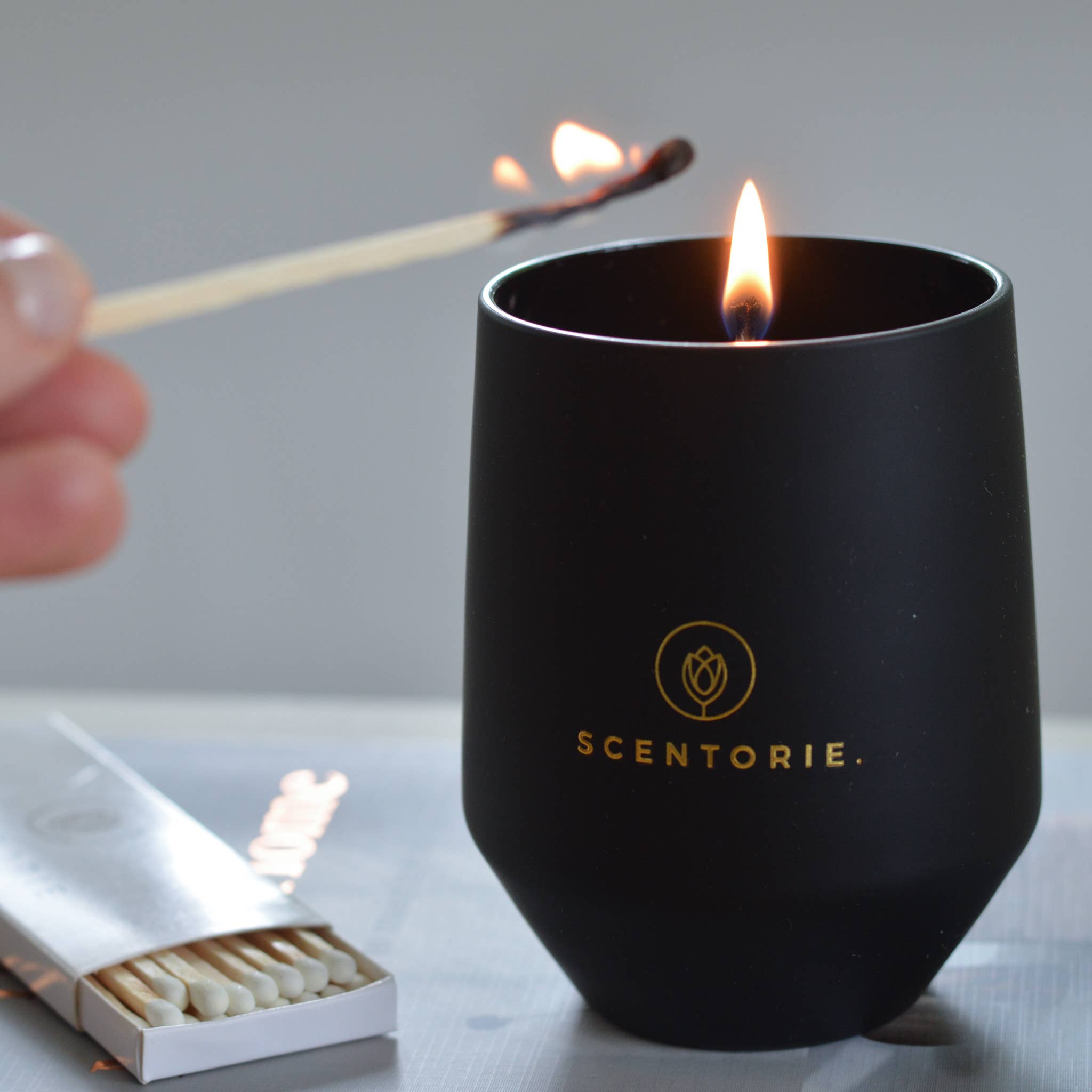 SCENTORIE. - Wholesale Jar/Filled Candle - GOLDEN PALACE Rapeseed Wax Scented Candle 300g/60h6