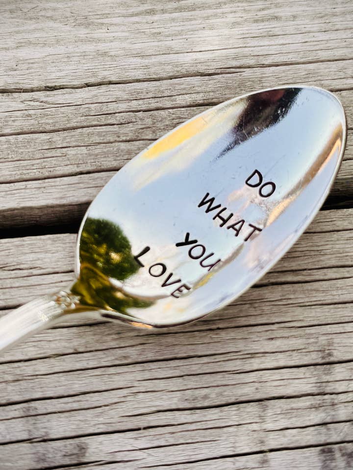 FAI CIÒ CHE AMI per la vendita all'ingrosso da parte di Pumpernickel and Wry