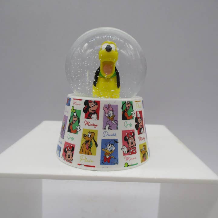 Silver Buffalo - Wholesale Snow Globe - Disney Pluto Boxed 45mm Light Up Snow Globe1