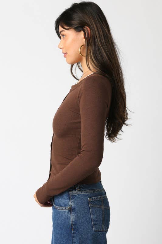 Olivaceous – Engroshandel Skjorte med buttondown – til kvinder – Saige Knap Top6