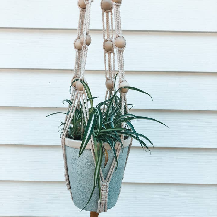 Knotty Mama Studios - Wholesale Hangende plantenbak - Macrame-plantenhanger1