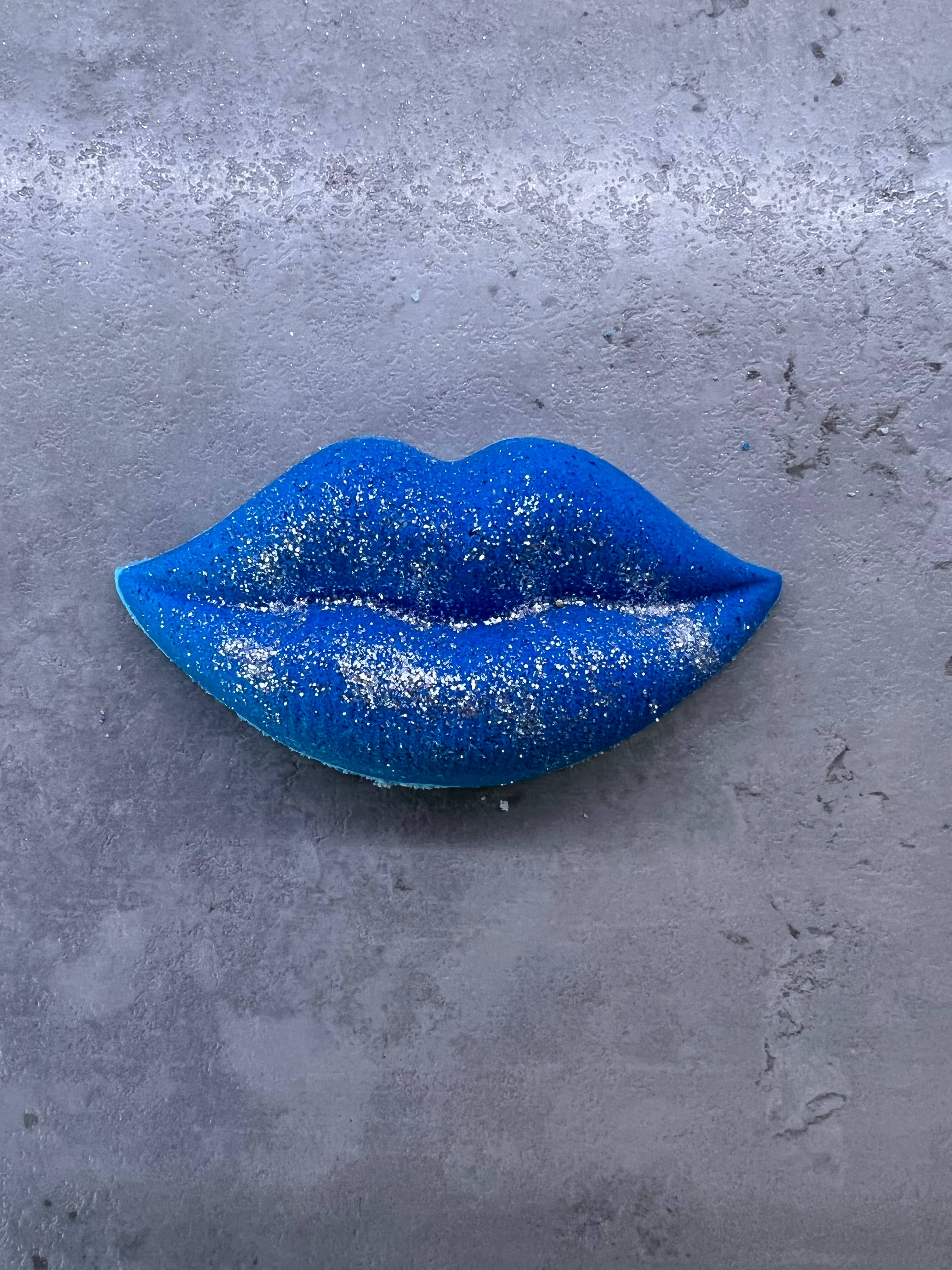 Unique creations soap company - Wholesale Bath Bomb/Fizz - ESKIMO KISS bath bomb