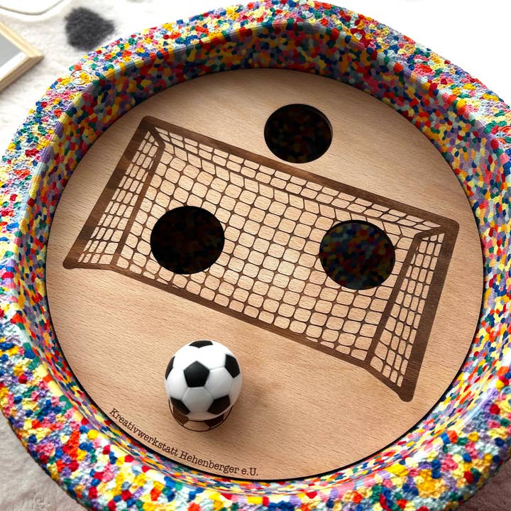 Kreativwerkstatt Hehenberger e.U – Großhandel Holzspielzeug – Kinder – Fußballtor | Aktivitätsplatte kompatibel mit Stapelstein® – Montessori inspiriertes Spielzeug aus Holz – Motorikspiel & Rollenspiel Zubehör – Kinder Lernspielzeug
