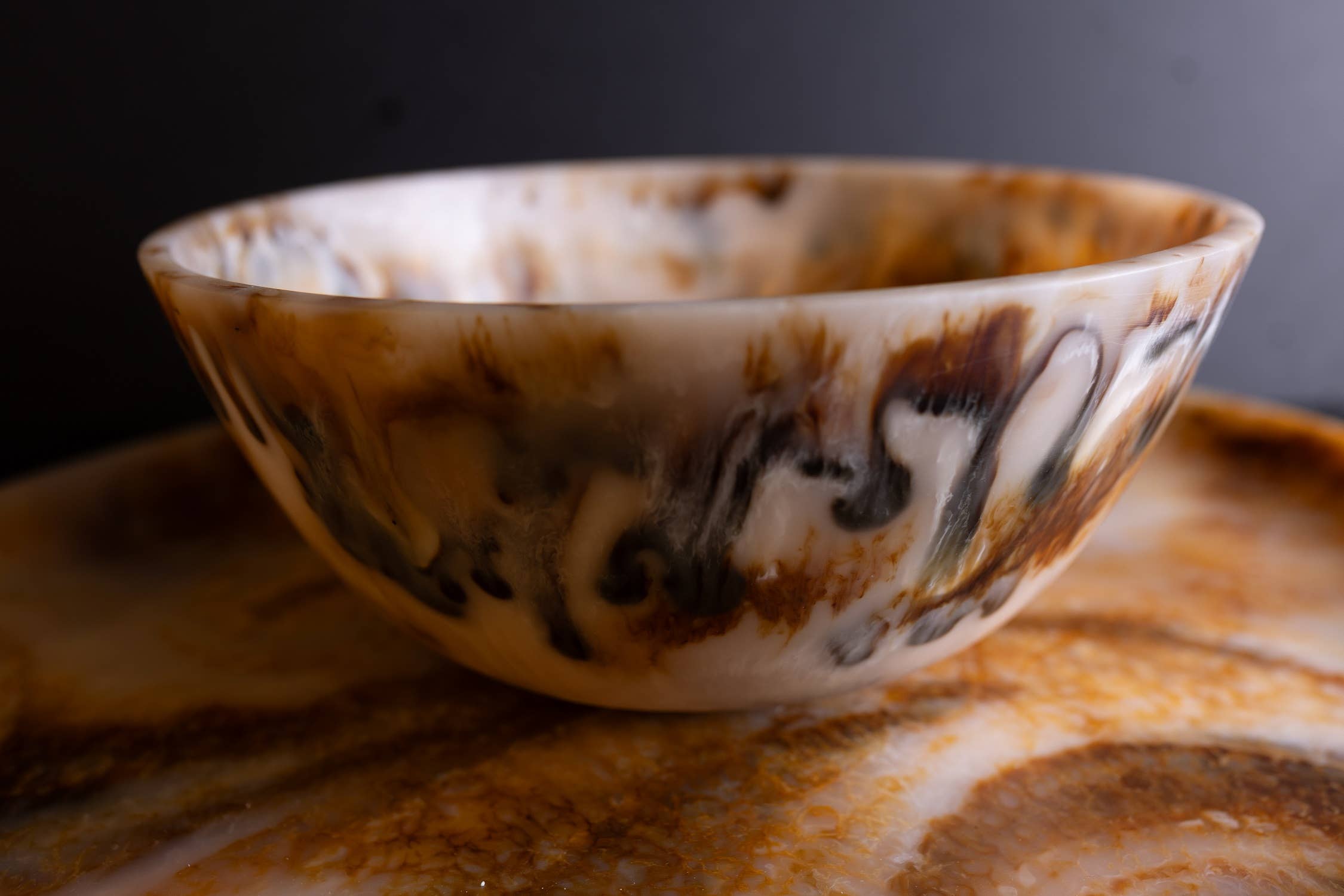 Tortoiseshell Salad Bowl Dia 11.61" for wholesale on Faire6