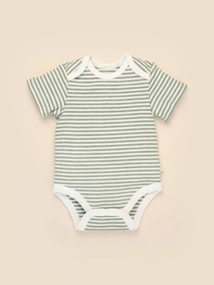 Kurzarm-Body aus Bio-Baumwolle - Waldstreifen für den Großhandel von Lūmmi in Colour Babywear