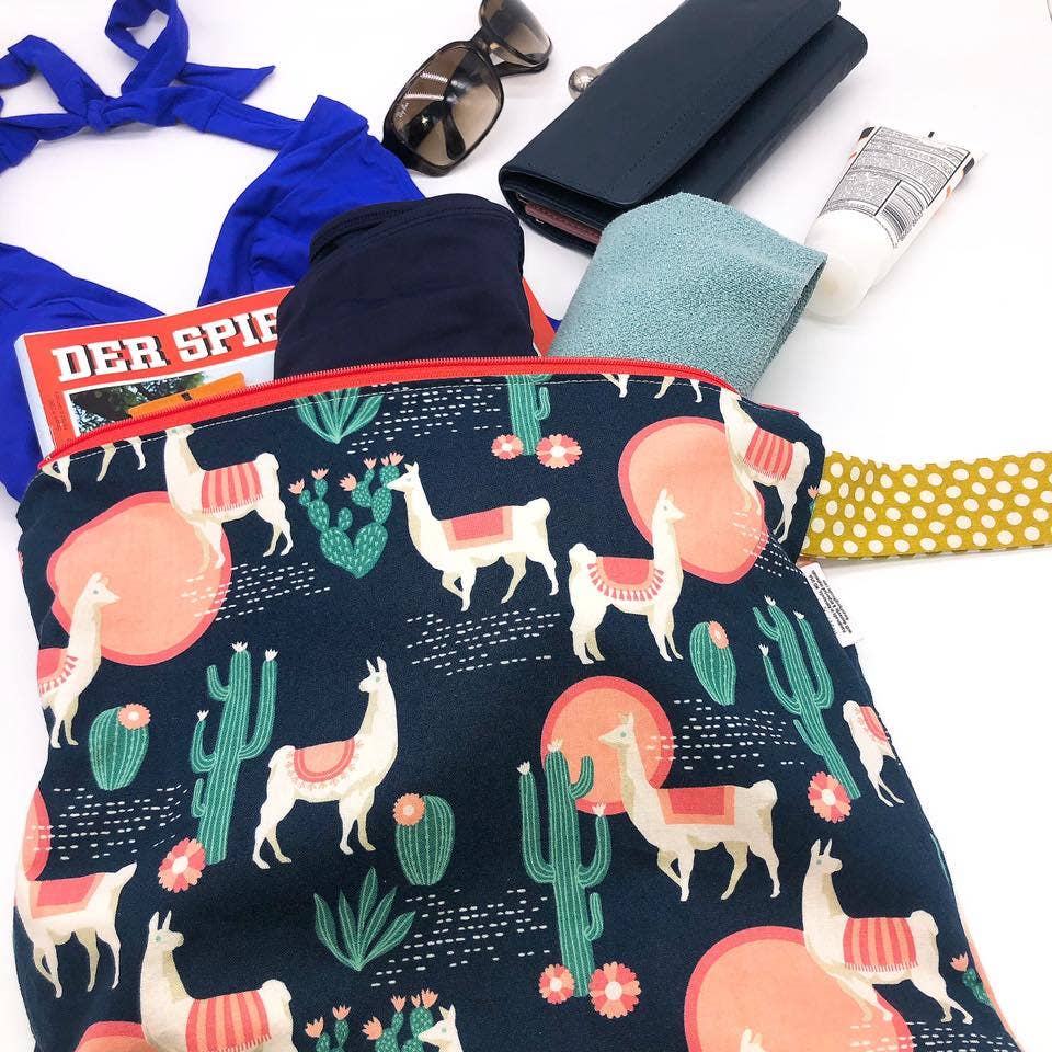 Nina's Flying Needle - Wholesale Wet Bag - Kids & Baby - Large Wet Bag with Handle Stripes Wonky Flamingos14