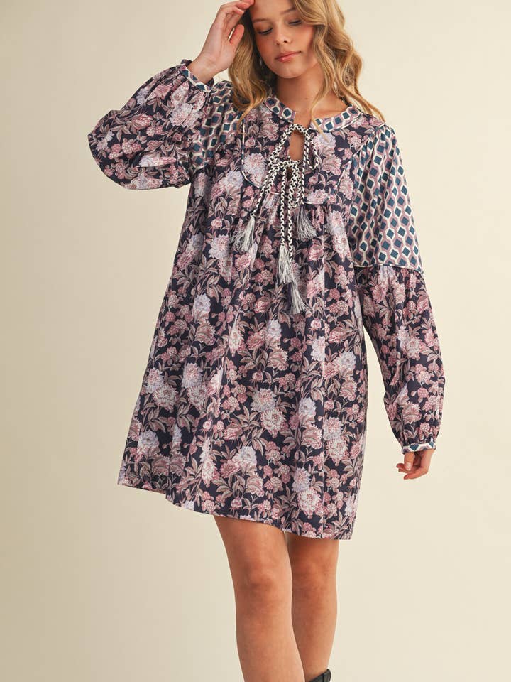 &MERCI - Wholesale Dress - Women's - FLORAL CONTRAST SLEEVE MINI DRESS MDR41691
