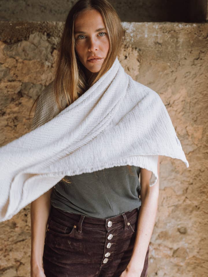 Weiches Weiß for wholesale by WAYDA