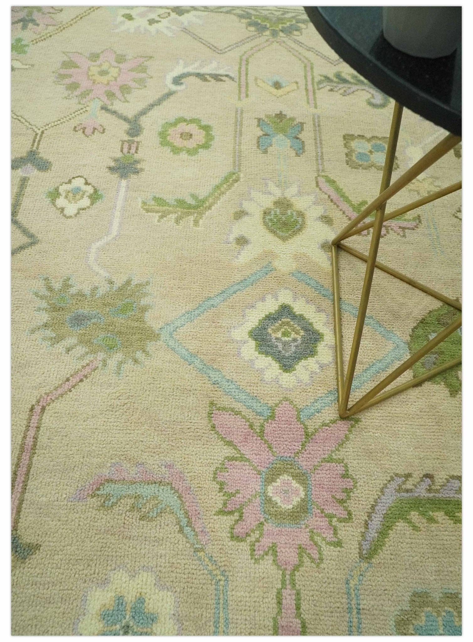 The Rug Decor, Inc. – wholesale Matta – Skräddarsydd beige och grön handknuten traditionell orientalisk Oushak-matta i ull1