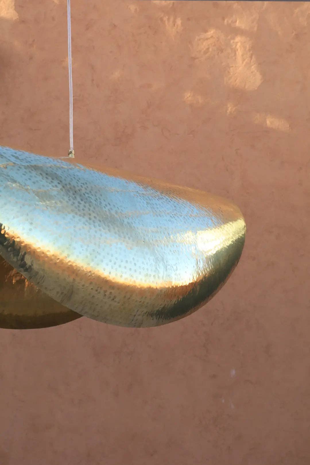 Néda - Wholesale Chandelier/Hanging Light - Lotus Leaf Brass Pendant "NOOR" - Smooth8