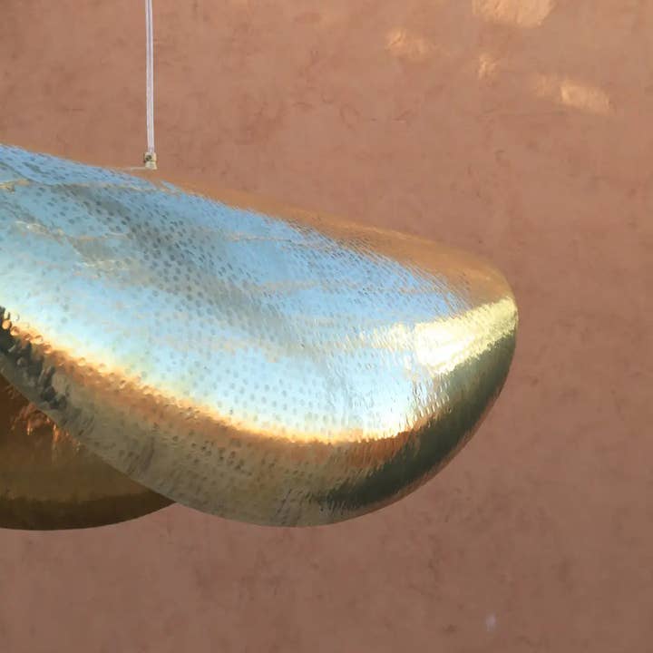 Néda - Wholesale Chandelier/Hanging Light - Lotus Leaf Brass Pendant "NOOR" - Smooth8