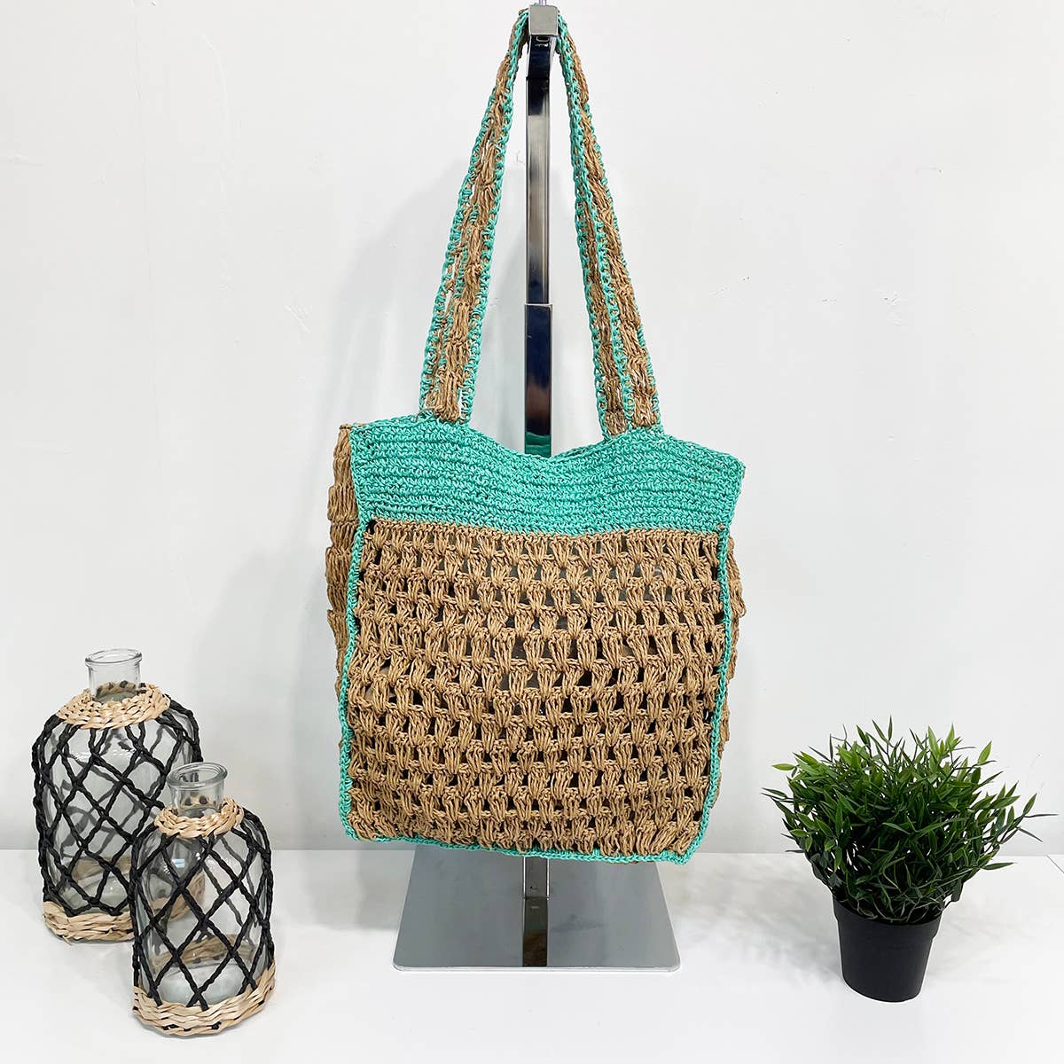 Anju Jewelry - Wholesale Draagtas - Dames - Mirasol Geweven Jute Schoudertas met Kleurrijke Accenten10