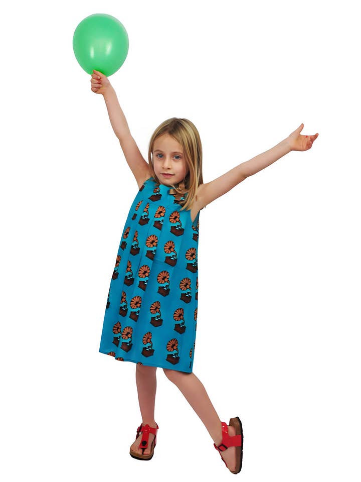 Handgemaakte jurk met grammofoonprint voor meisjes voor wholesale door Kalimera Clothing Athens