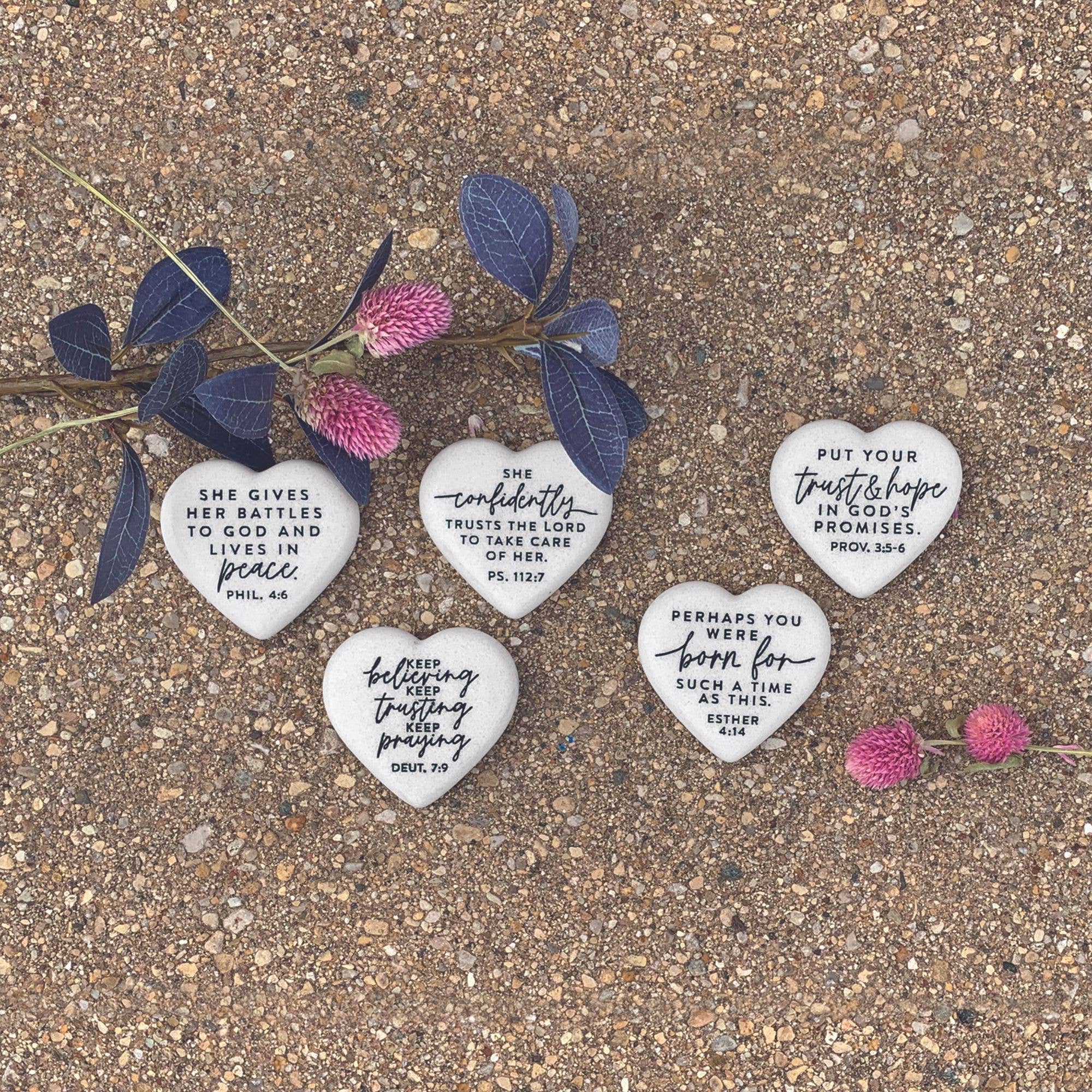 Dicksons – wholesale Decorative tabletop object – LCP Scripture Stone Hope Hearts Believing - Heart Stone1