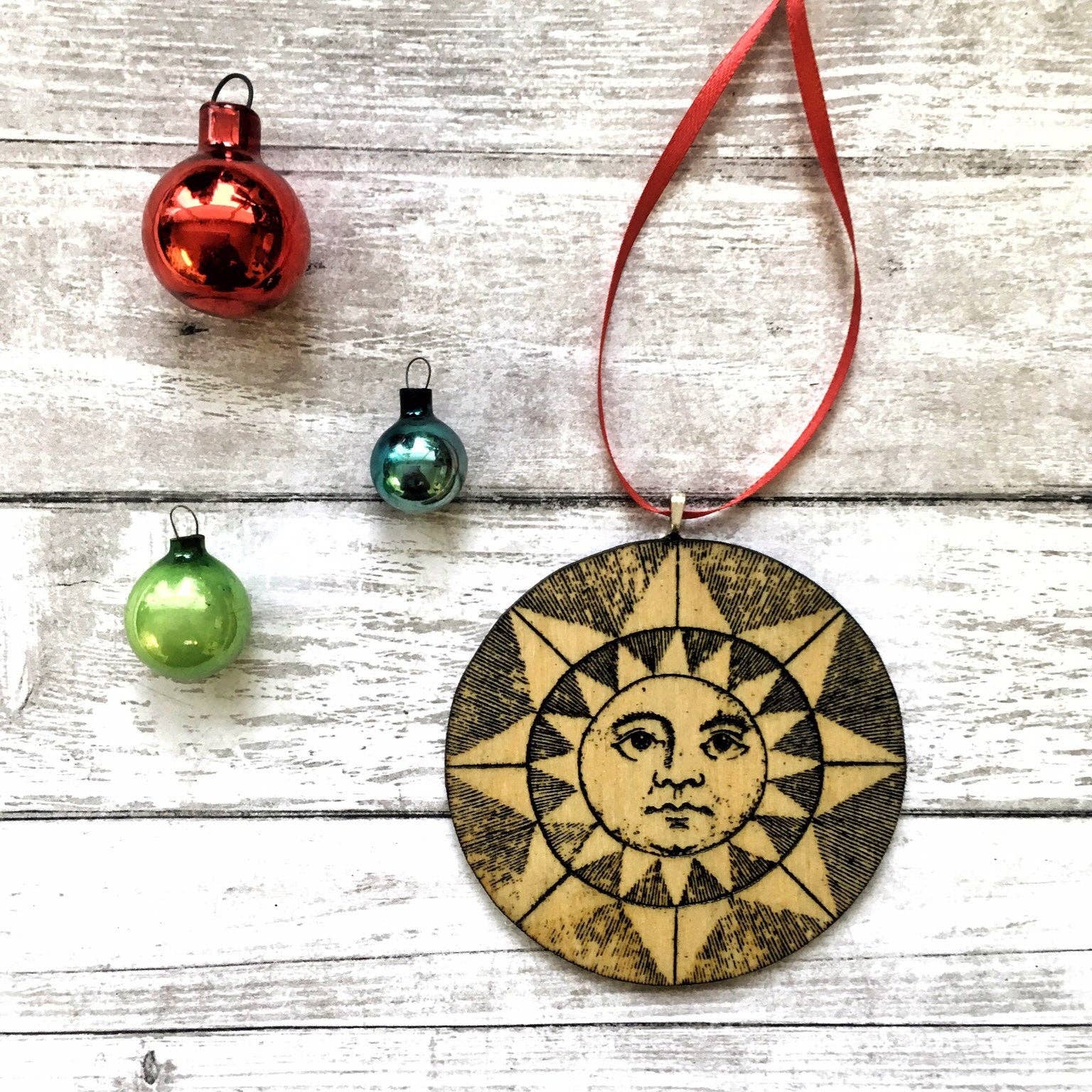 Toad Hill Farm – Ornamento por atacado – Enfeite de Sol - Corte a Laser+Madeira Gravada - New Age Solstice4