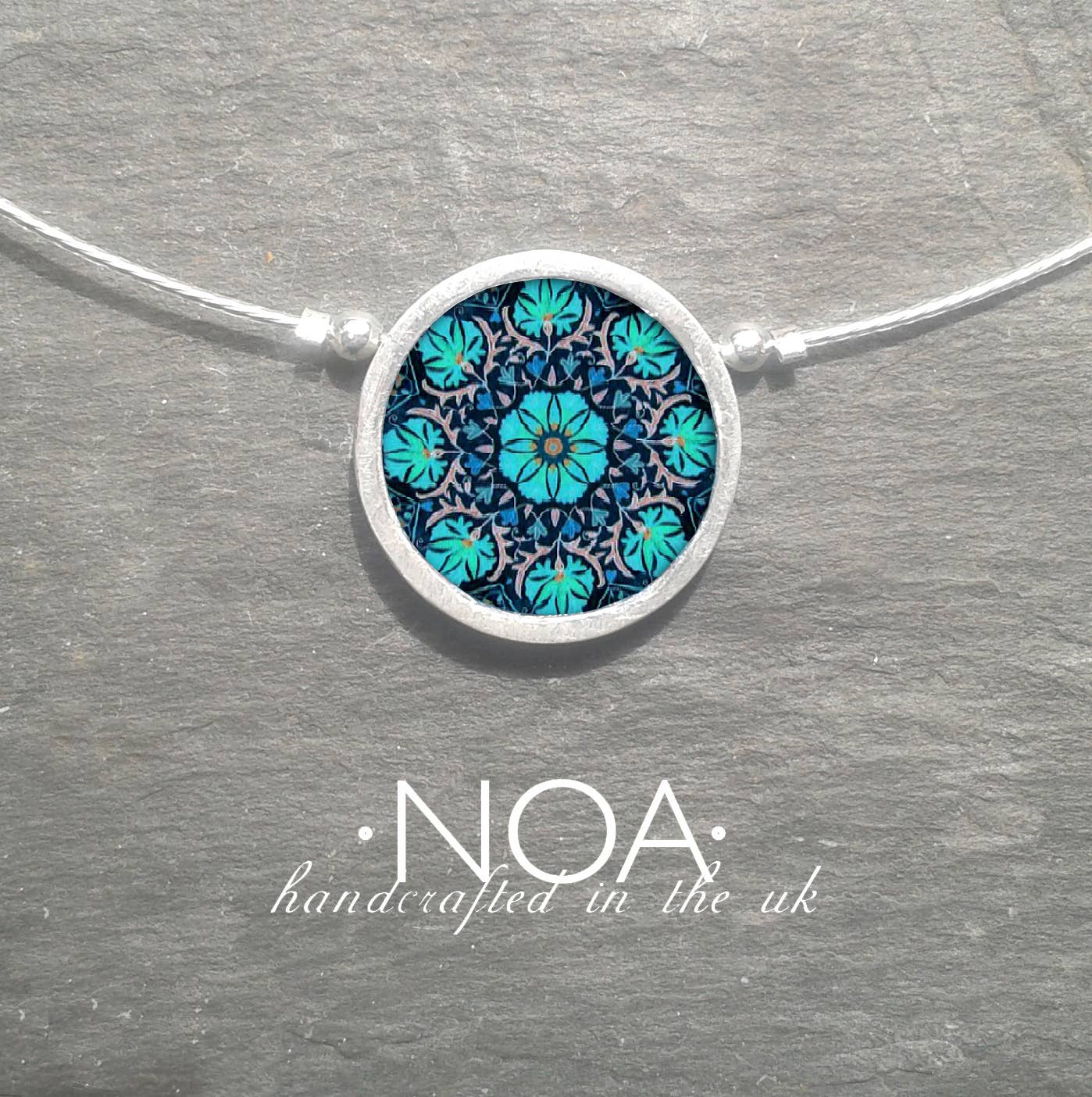 Noa Jewellery - Vendita all'ingrosso Collana con ciondolo/pendaglio - Collana rotonda in ceramica con cornice, telaio in alluminio10