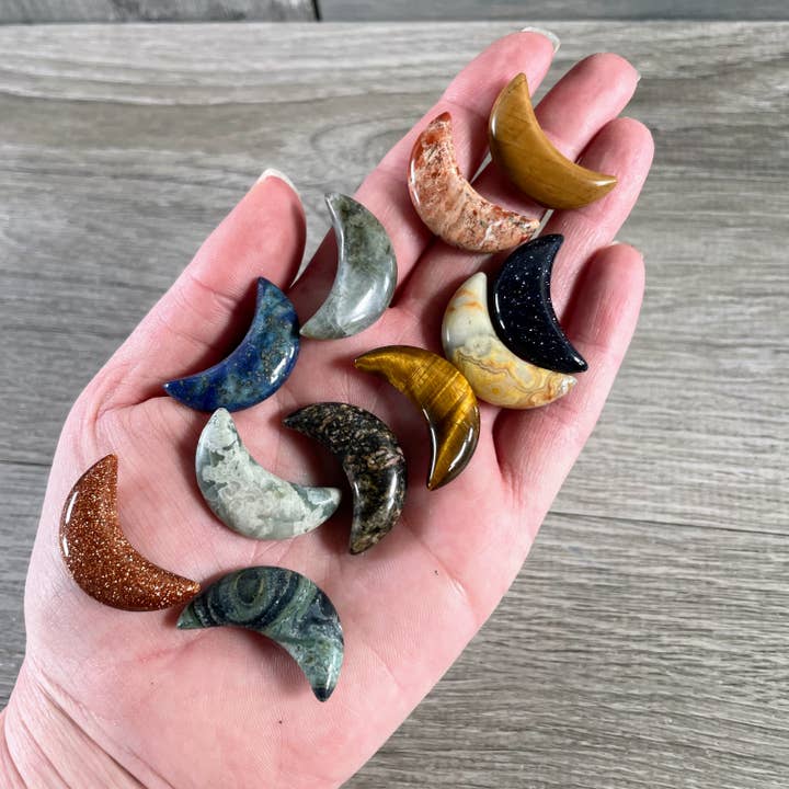 Keystone Crystals - Wholesale Spiritual Stone/Crystal - Gemstone Moons Assorted – 1 Inch Crescent Moon Carvings