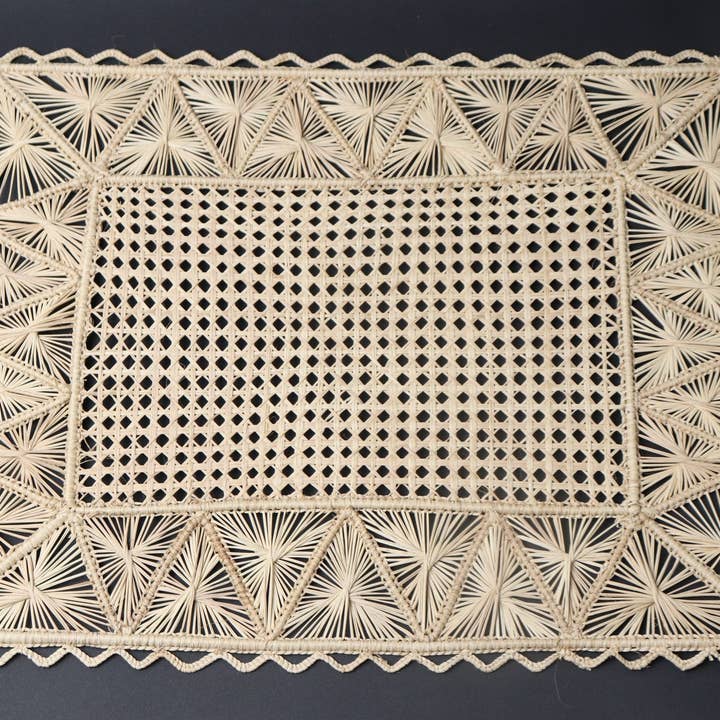 Tovaglietta rettangolare in rafia iraca/piramidi, 40 x 30 cm, tessuta a mano per la vendita all'ingrosso da parte di Best of Colombia LLC
