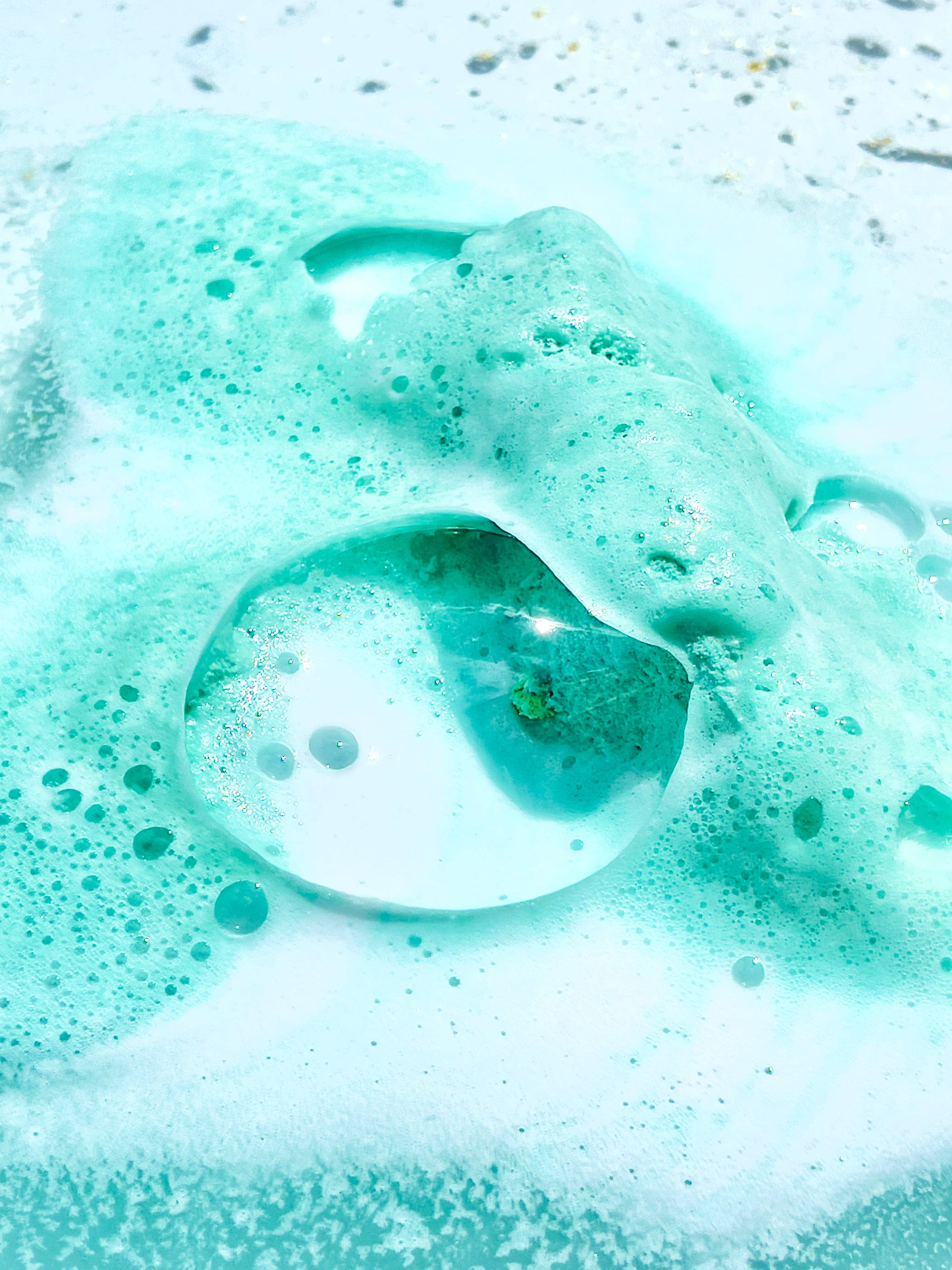 Summer Salt Body - Wholesale Bath bomb/fizz - Crystal Bath Bomb - Aquamarine - Lemongrass1
