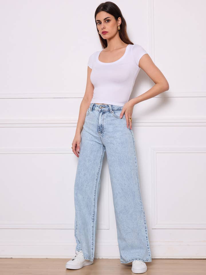 Hoch taillierte Basic-Jeans mit weitem Bein in Hellblau für den Großhandel von Chilli Girl Collection