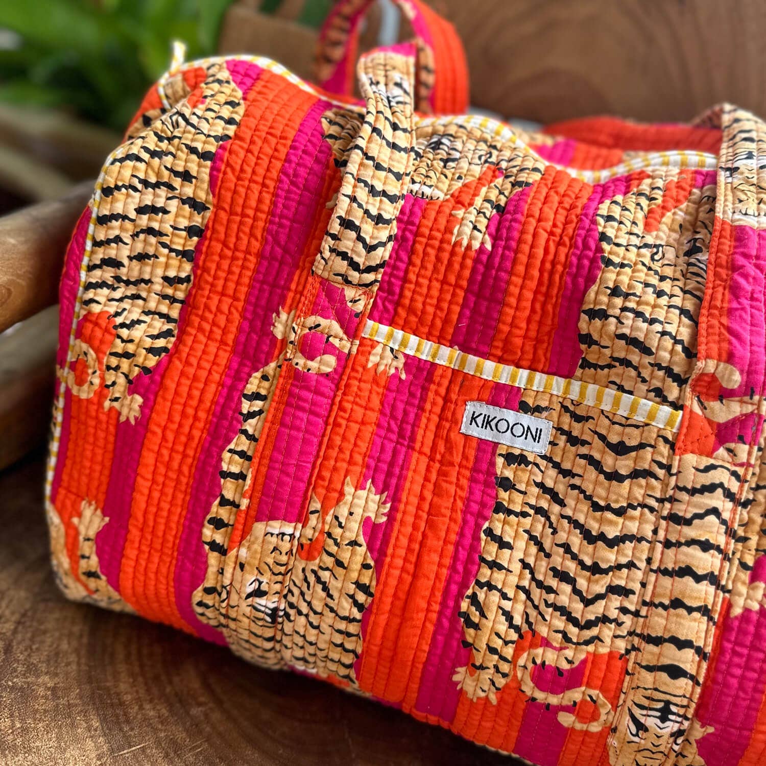 kikooni – Engroshandel Stor rejse- og weekendtaske - Dame – Håndlavet bomuldstaske « Poppy Tiger »7