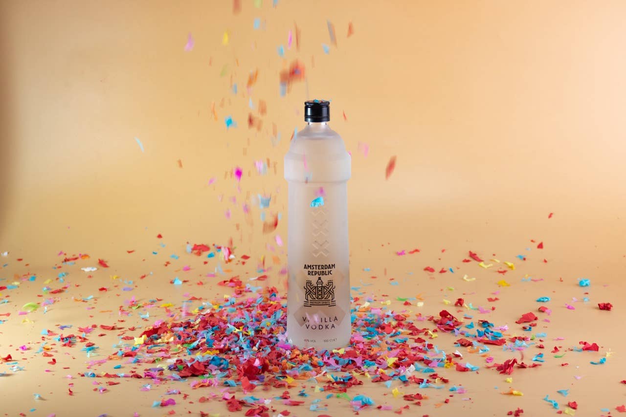 Amsterdam Republic – wholesale Vodka – UNIQUE PREMIUM Vanilla Vodka from Amsterdam in iconic bottle6