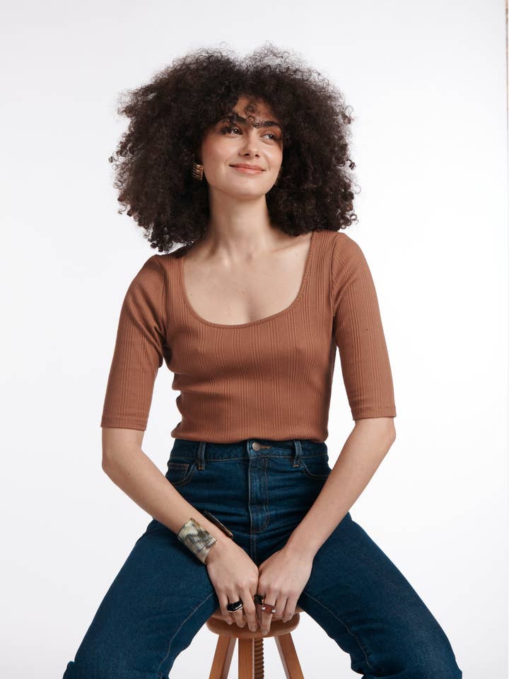 MADE IN SENS - Wholesale Knit Top - Women's - Taffa solid chocolate T-shirt2