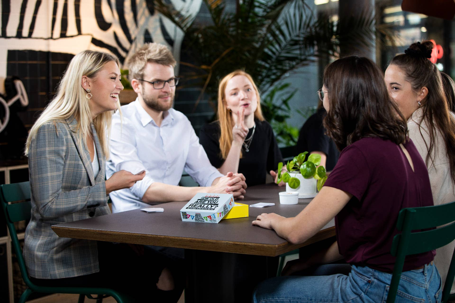 Hygge Games - Vente Jeux de cartes - Jeu de cartes - Quel âge avez-vous vraiment ?3