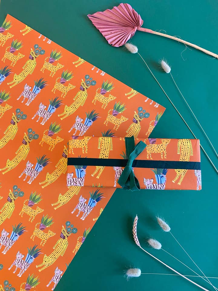 'Botaniske tigers' luksuriøs gaveindpakning for engroshandel hos Hutch Cassidy (Greetings Cards and Paper Goods)