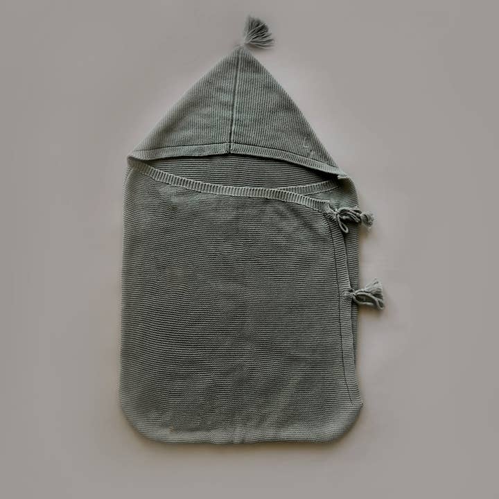 Banderines de Punto | Oliva para venta al por mayor de August River Co.