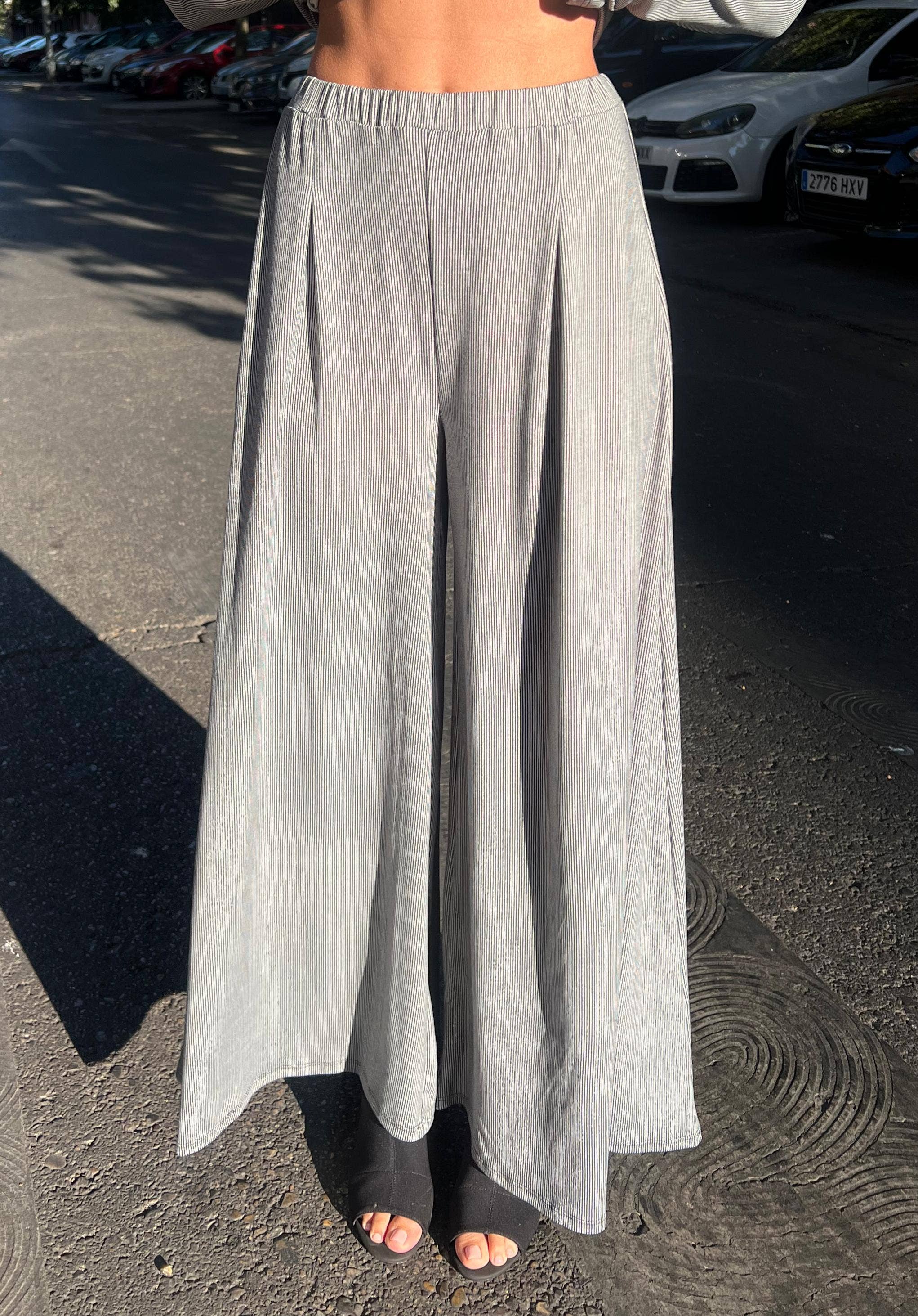 Julie d orleac - Wholesale Top & Pant Set (NOT Loungewear) - Women's - Palazzo pants and flower t-shirt set4