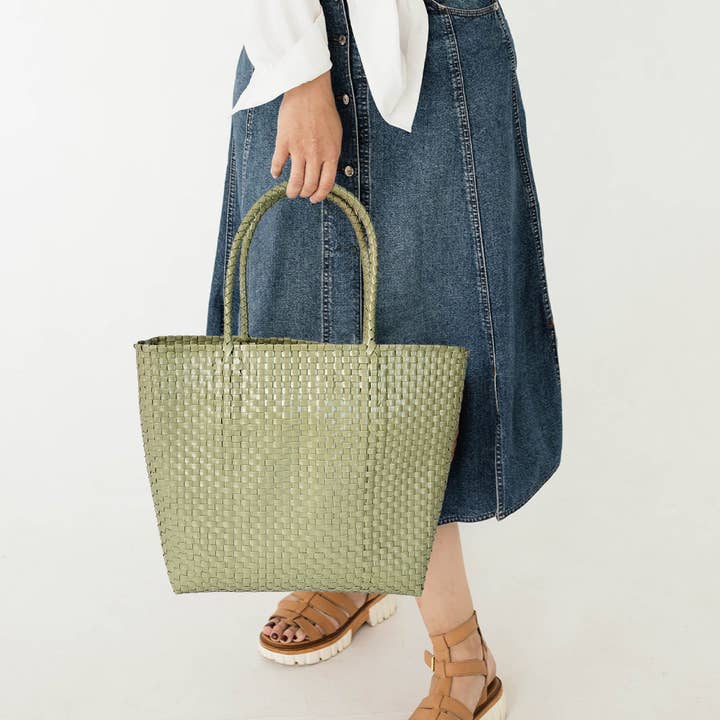 Sensibling Corp. - Wholesale Tote Bag - Women's - Basket Weave Tote Bag / Shoulder Bag