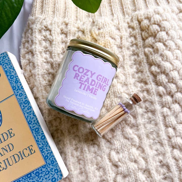 Palm Creative - Wholesale Jar/filled candle - Cozy Girl Reading Time Candle2