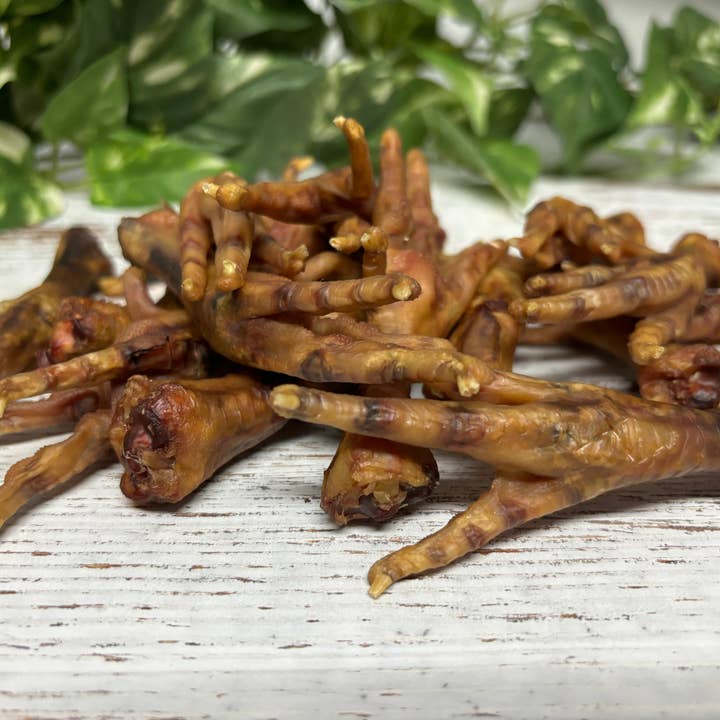 Rocky&Stella’s Treats – Großhandel Leckerlis – Hund – Dehydrierte Hühnerfüße