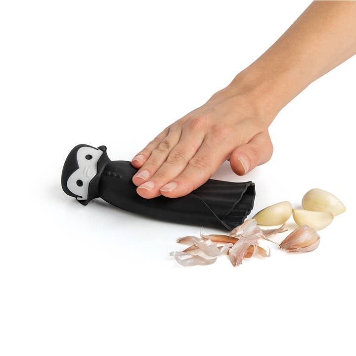 OTOTO - Wholesale Peeler - Drac N' Roll Vampire Garlic Clove Peeler - Halloween Gifts3