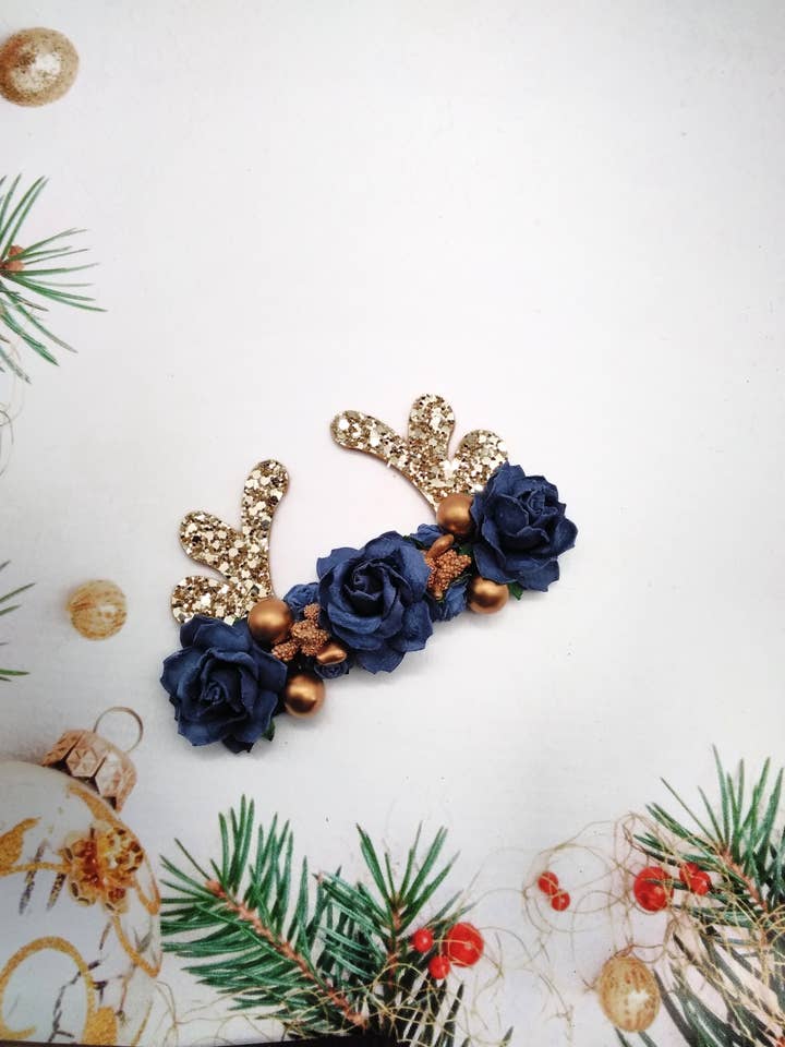 Luxe marineblauwe bloemenkroon met rendieren voor wholesale door Hair Candy Boutique