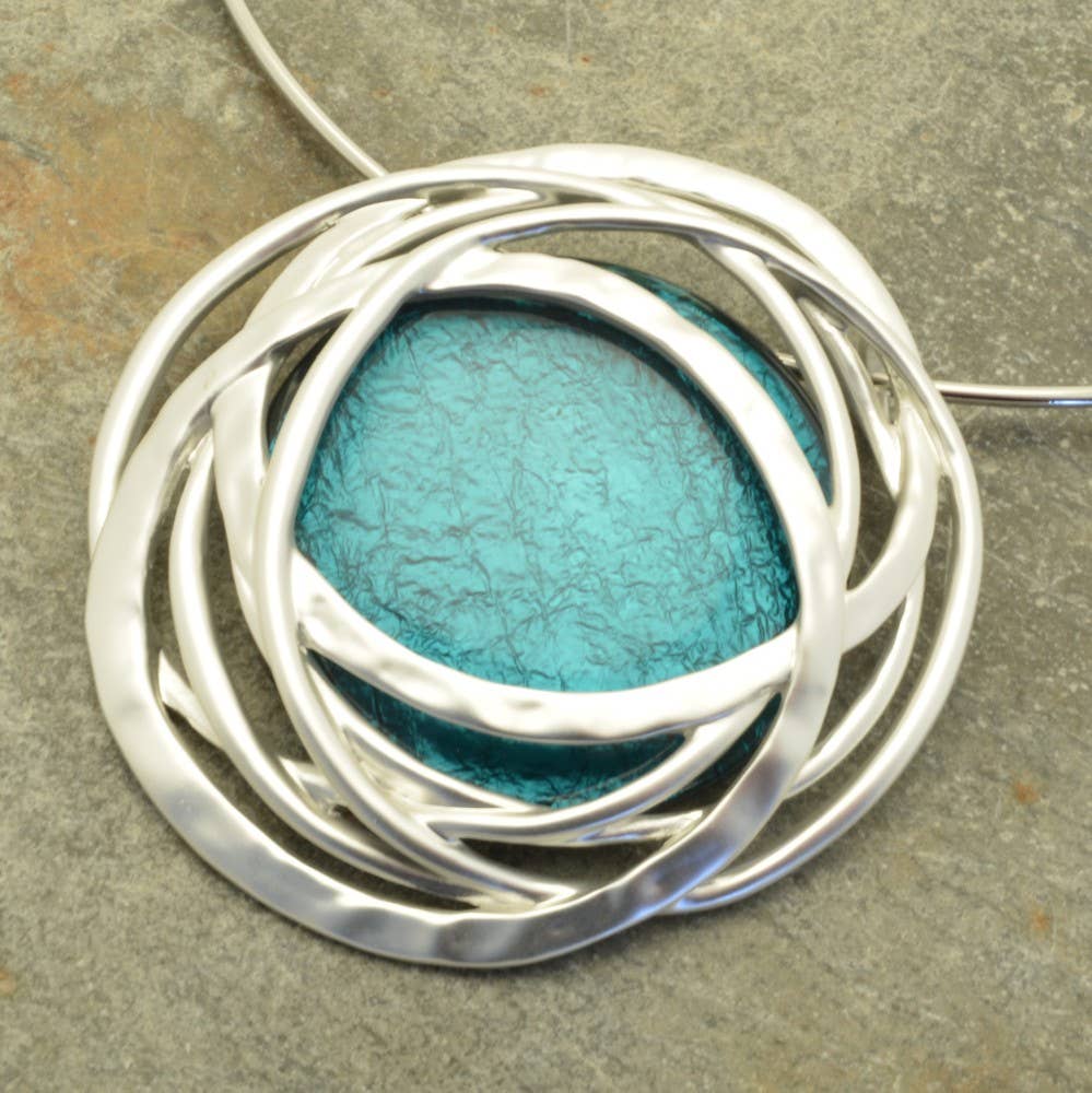 Miss Milly Limited – wholesale Pendant/charm necklace – Forest Green and Silver Statement Necklace1