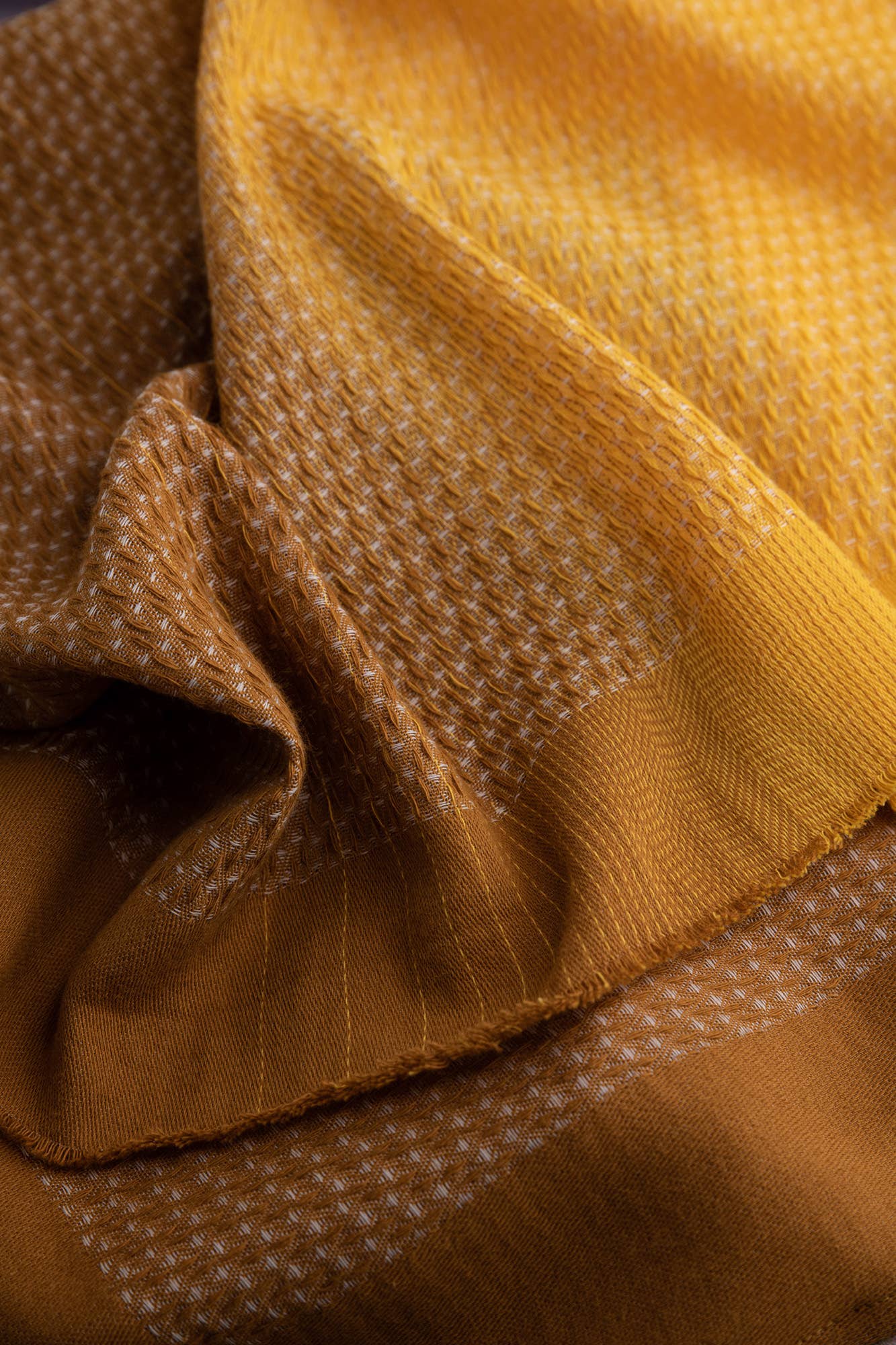 Abstract - Wholesale Beach Towel - Degradè honeycomb beach towel in cotton and sustainable fiber3