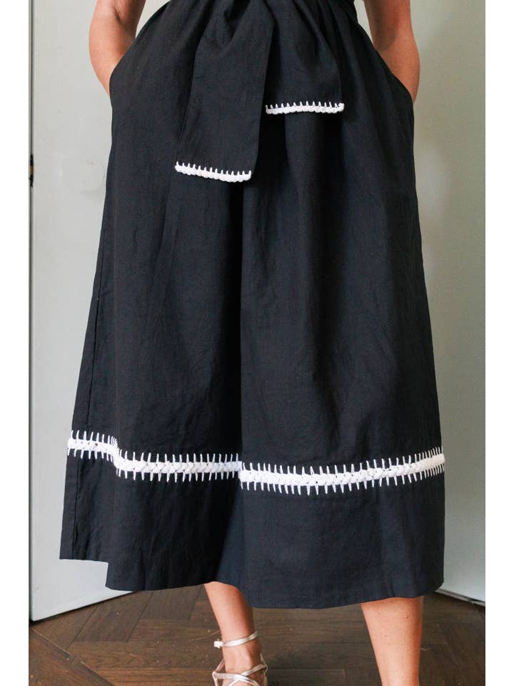 Arifah Studio – wholesale Kaftan – Women's – Mexican Crochet Kaftan Dress - Black and White