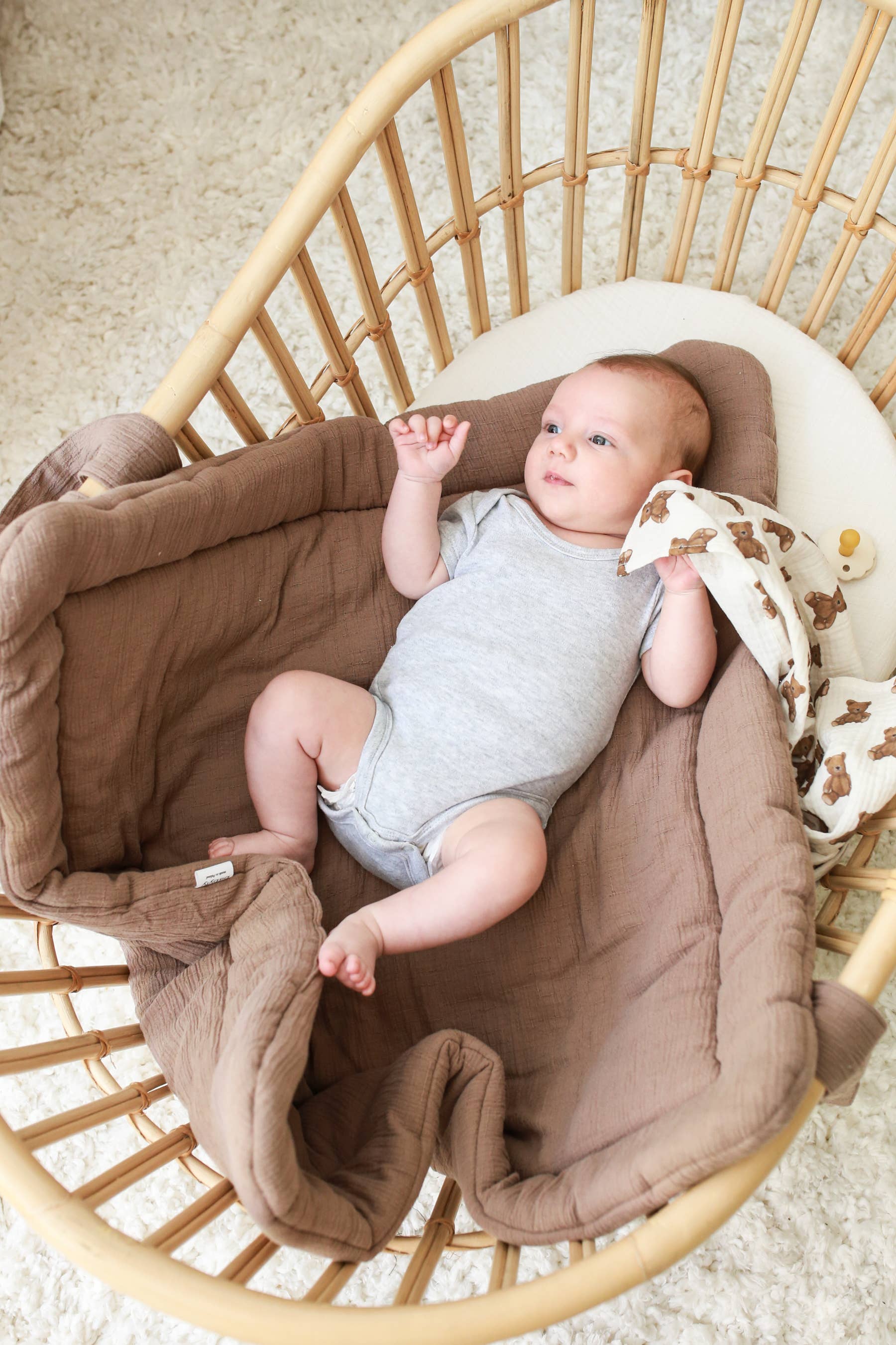 Babyly - Vente Lange – bébé - Couverture enveloppante en mousseline pour bébé - 3 couleurs2