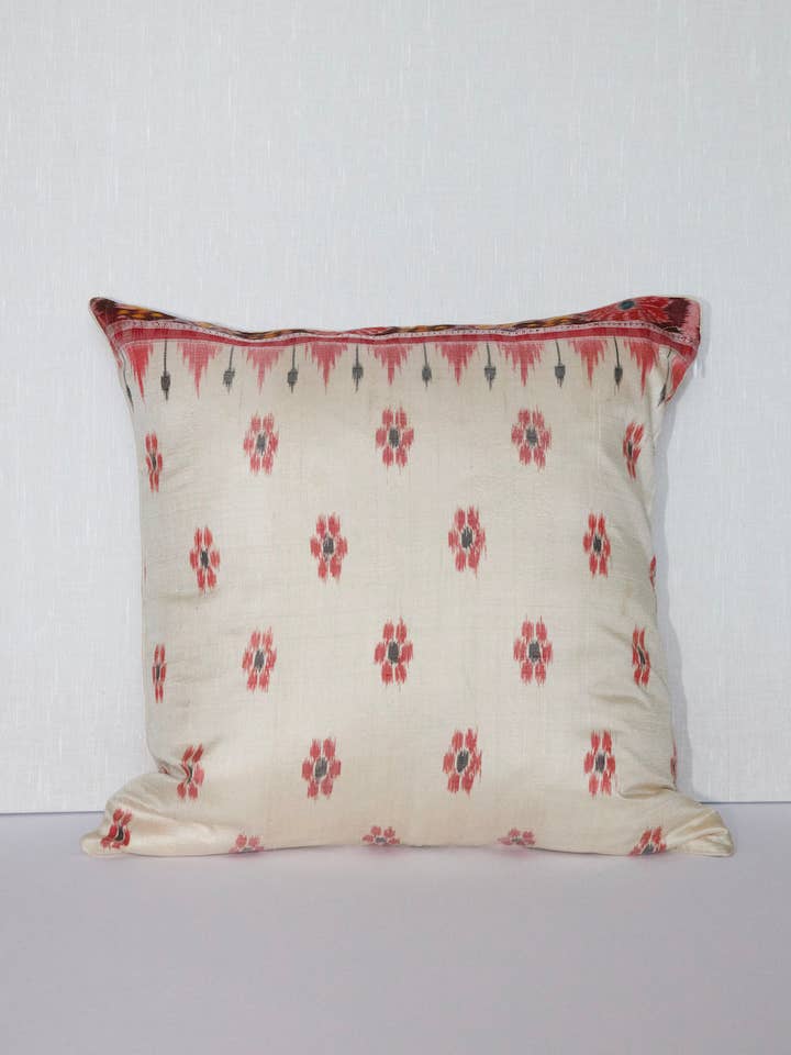 Fodera per cuscino Sari in seta vintage Pearl 20x20 per la vendita all'ingrosso da parte di Rameti studios