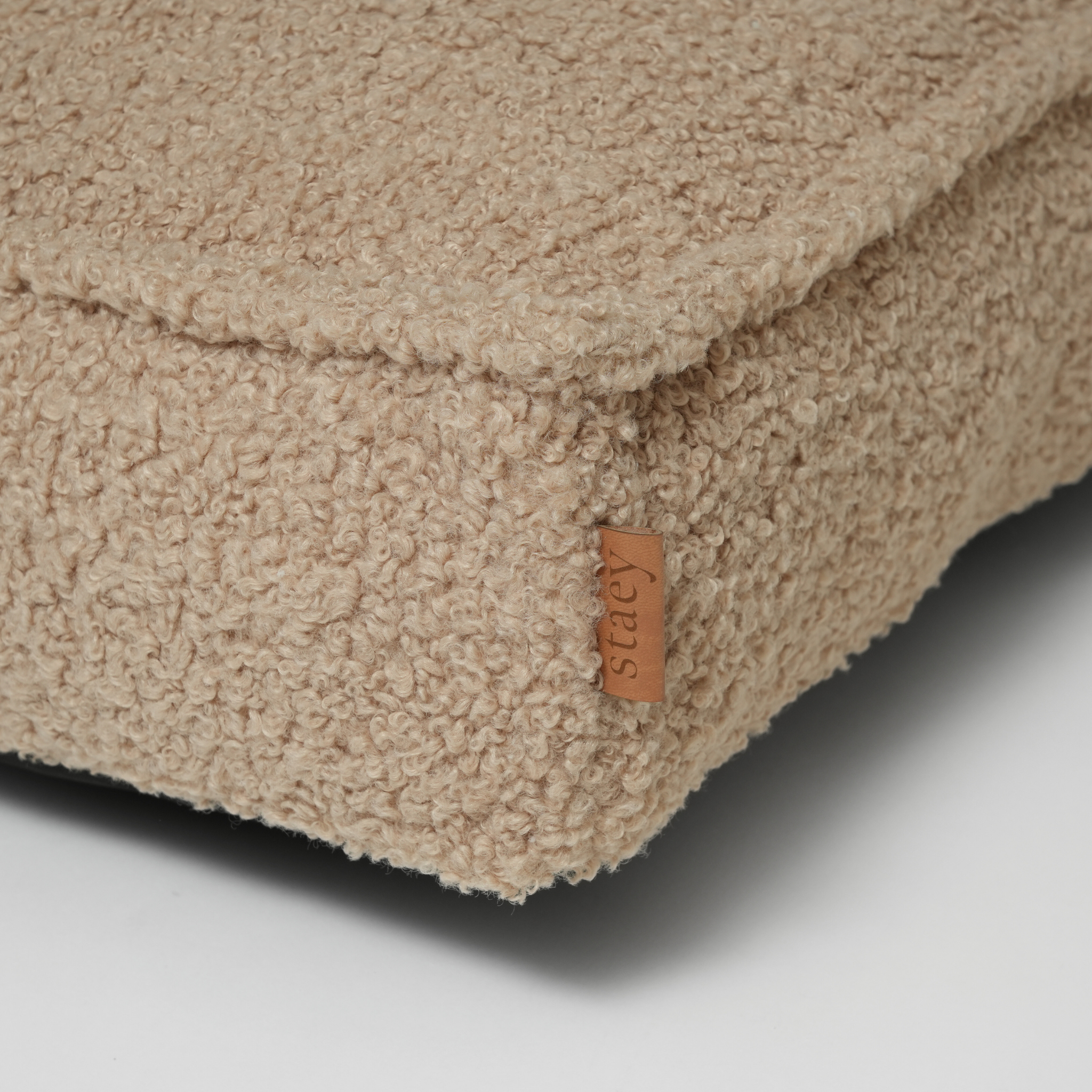 Staey - Wholesale Pet Bed - Dog - Noor Dog Cushion | Sand Curly2