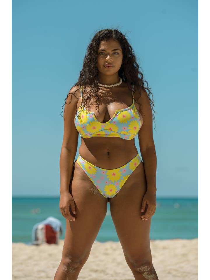 Swamis Swimwear - Wholesale Swim Top - Women's - 15th St. Bikini Top // Dandy