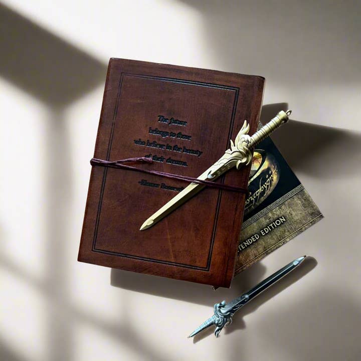 Soothi | Containers Of Creativity - Wholesale Pen - Zwaardvormige Novelty Pen - Leuk en Toonbaar Schrijfinstrument7