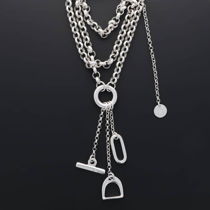 Collana No. 403 con 3 ciondoli in argento per la vendita all'ingrosso da parte di SECRET DE CUIR